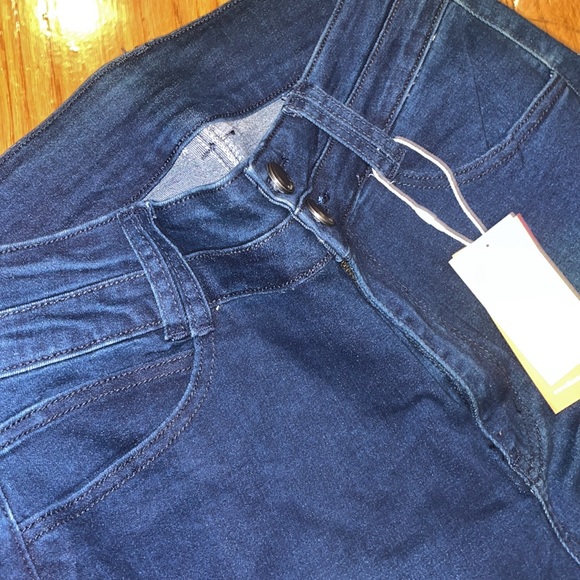 Flamingo NWT flare jeans Size large Dark wash denim - Picture 4 of 8